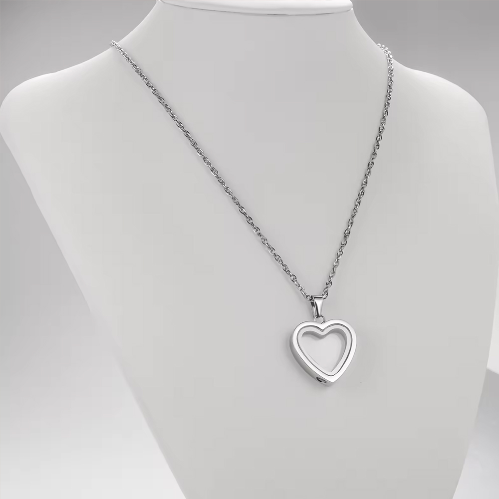 Ювелирное ожерелье из стекла с – обзор и цена Heart Locket Necklace Photo